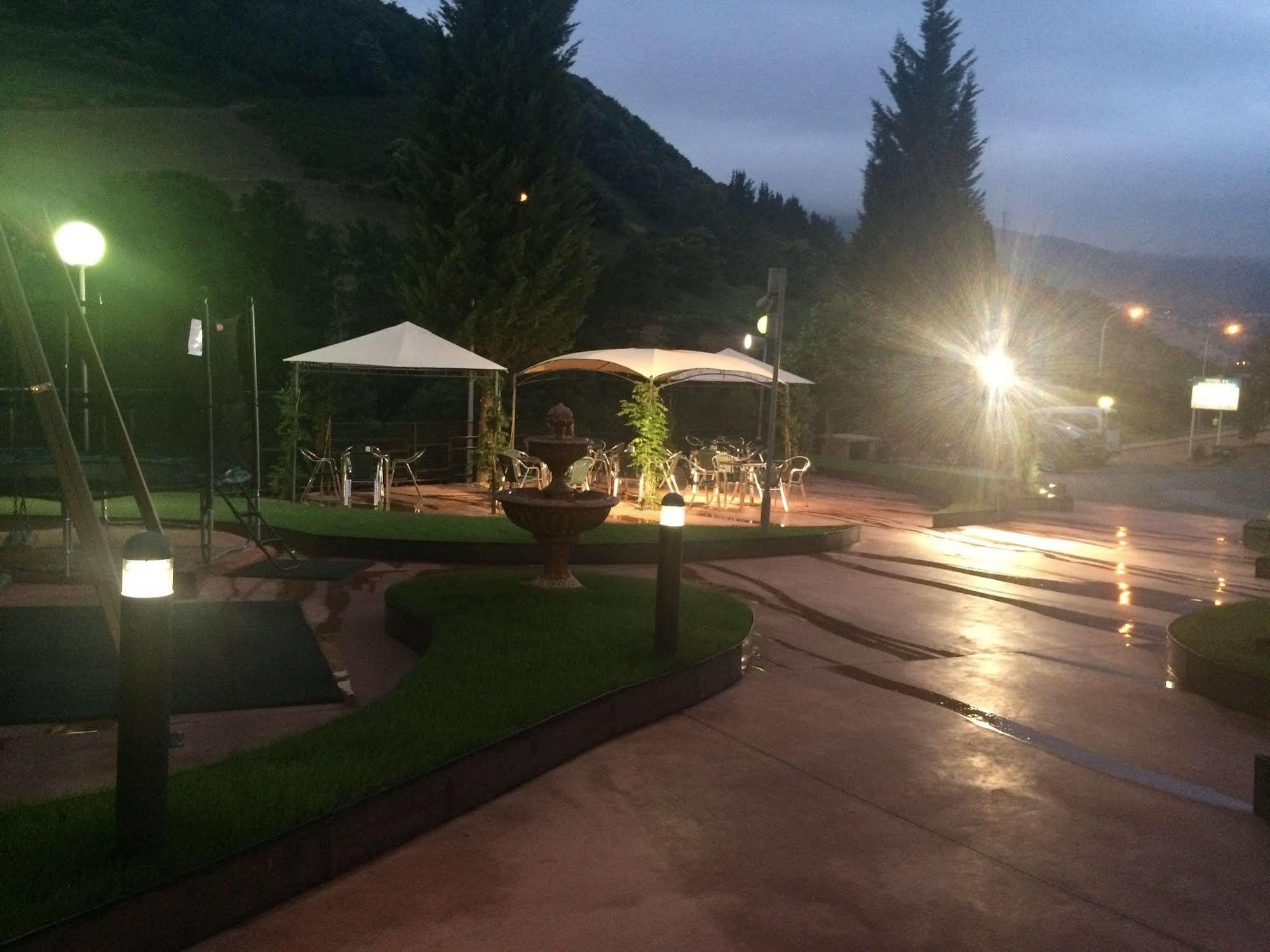Hotel Penagrande Кангас-дель-Нарсеа Екстер'єр фото